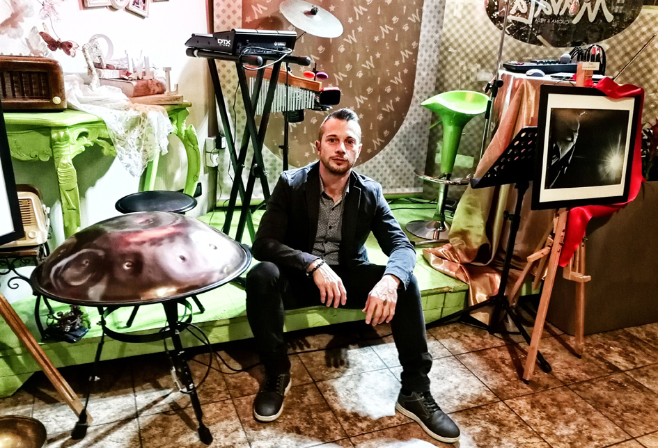 06_TOKO_LOCO_live_music_ambient_chill_lounge_percussion_alessandro_querzoli_club_disco_show_spettacolo_percussioni_hang_djset